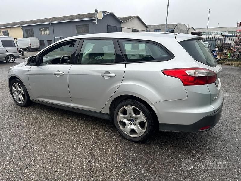 Usata Ford Focus Titanium 115 CV (84 kW) 2014 Grigio Station wagon