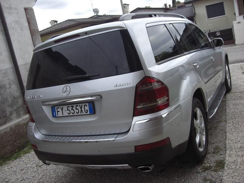 Usata Mercedes GL320 224 CV (164 kW) 2007 Argento / metallizzato SUV