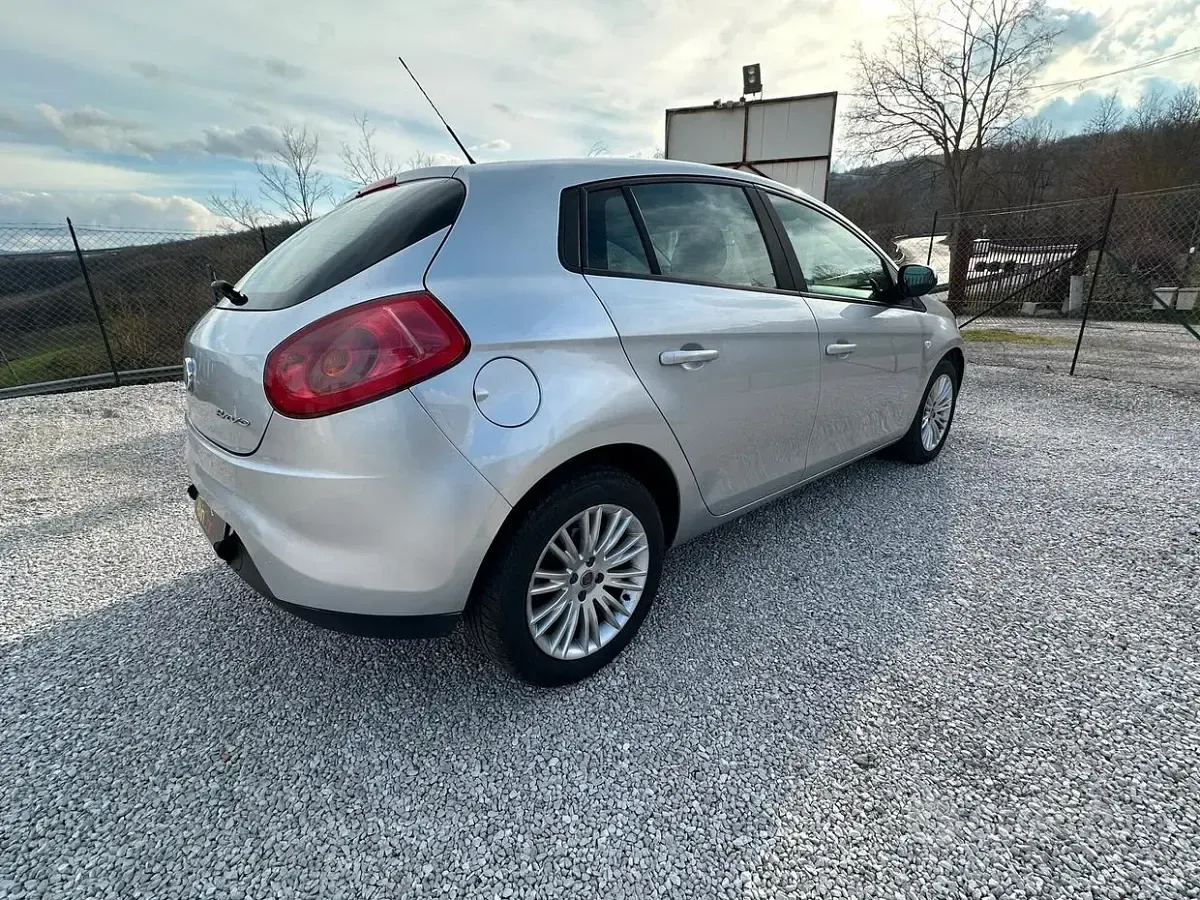 Usata Fiat Bravo Dynamic 120 CV (88 kW) 2010 Grigio Utilitaria