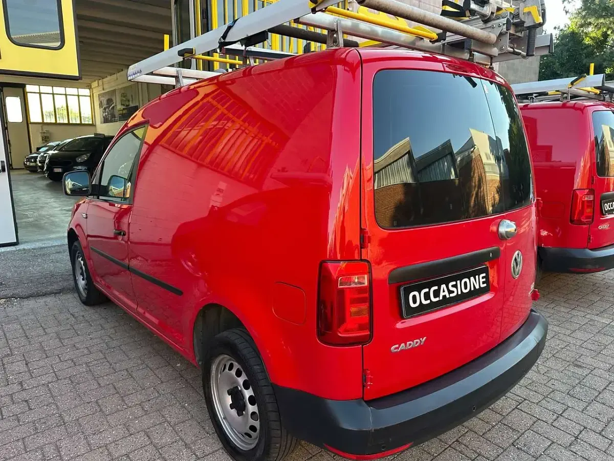Usata VW Caddy 122 CV (89 kW) 2016 Rosso Monovolume