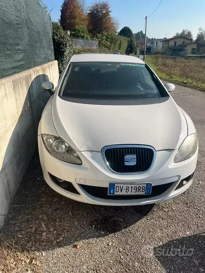Usata Seat Leon 102 CV (75 kW) 2009 Bianco Berlina