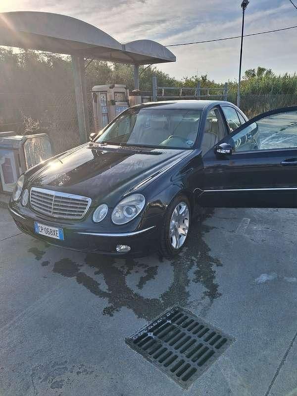 Usata Mercedes E270 Elegance 177 CV (130 kW) 2004 Berlina