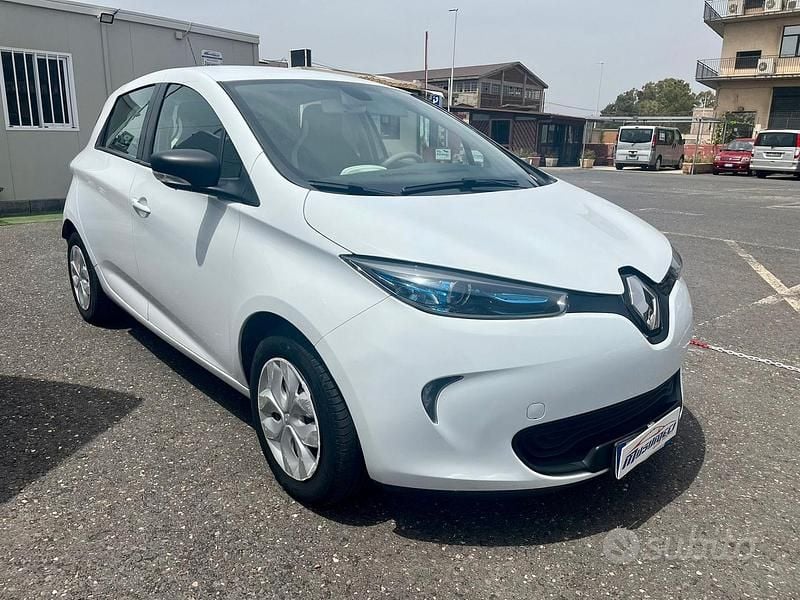 Usata Renault Zoe Life 67 kW (92 CV) 2018 Bianco Utilitaria