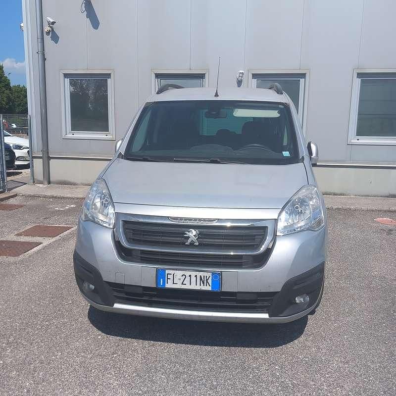 Usata Peugeot TePee Active 99 CV (72 kW) 2017 Station wagon