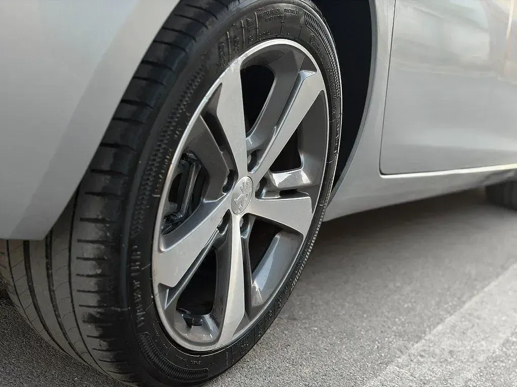 Usata Peugeot 308 Allure 120 CV (88 kW) 2015 Grigio Berlina