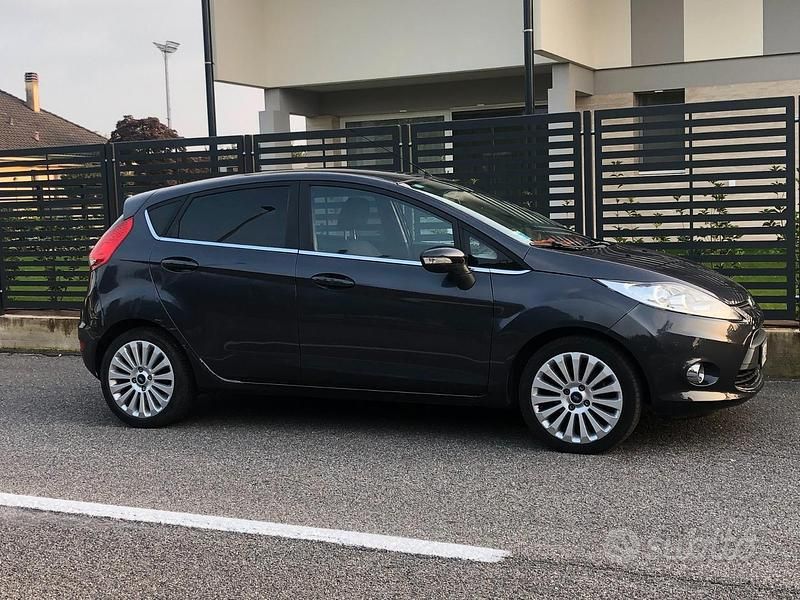 Usata Ford Fiesta 82 CV (60 kW) 2009 Utilitaria