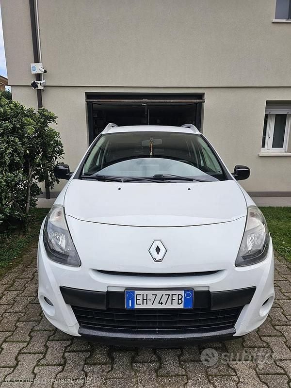 Usata Renault Clio GrandTour 75 CV (55 kW) 2011 Bianco Station wagon
