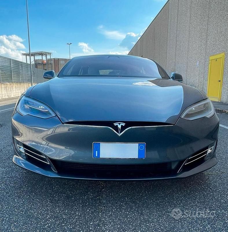 Usata Tesla Model S 231 kW (315 CV) 2021 Grigio Utilitaria