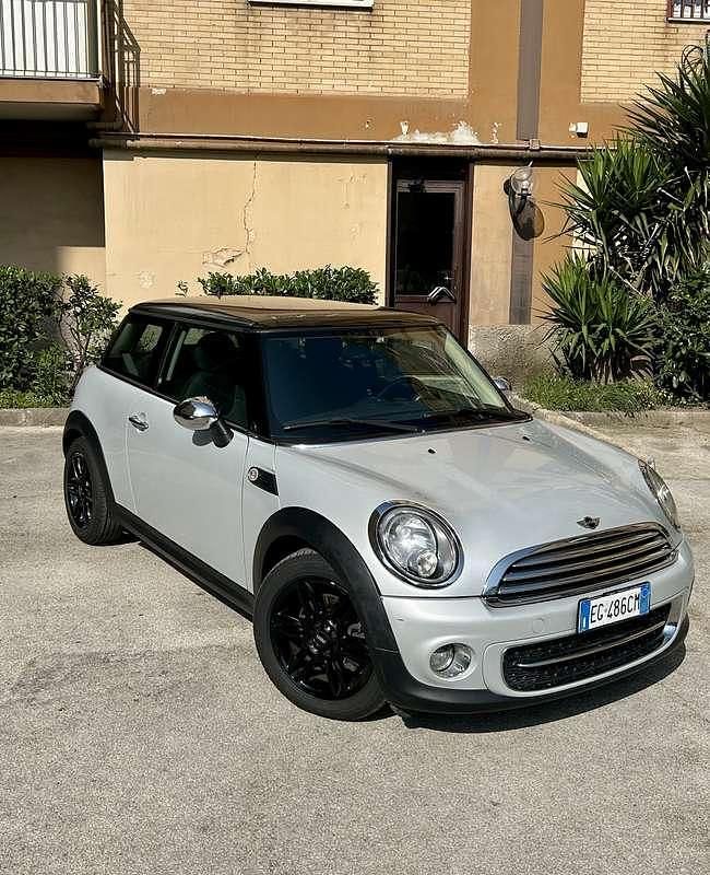 Usata Mini Cooper D 111 CV (81 kW) 2011 Grigio Utilitaria