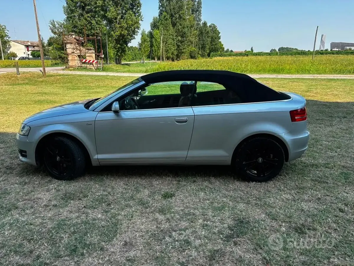 Usata Audi A3 Cabriolet Attraction 105 CV (77 kW) 2011 Grigio Cabrio