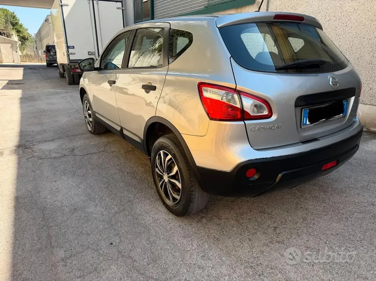 Usata Nissan Qashqai 110 CV (80 kW) 2011 Grigio SUV