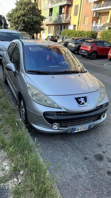 Usata Peugeot 207 88 CV (64 kW) 2009 Berlina