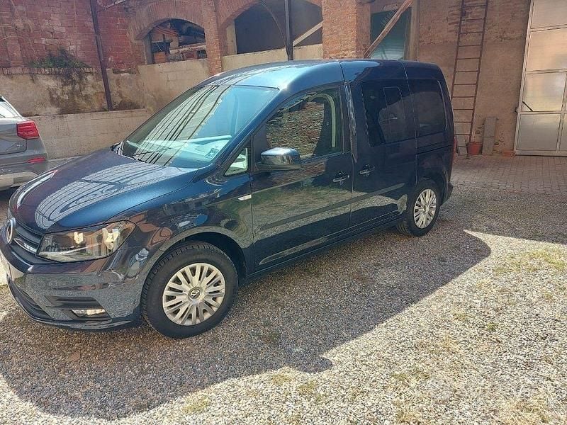 Usata VW Caddy Comfortline 102 CV (75 kW) 2019 Nero Monovolume