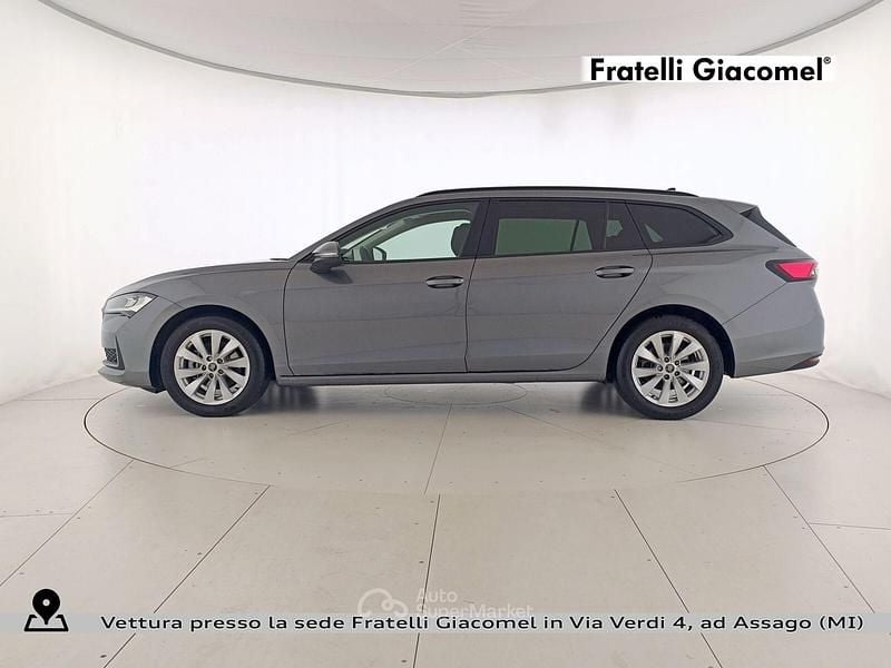 Usata Skoda Superb Selection 150 CV (110 kW) 2025 Grigio graphite metallizzato Station wagon