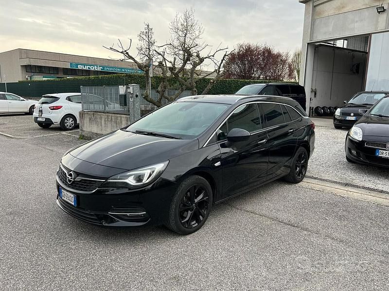 Usata Opel Astra Ultimate 122 CV (89 kW) 2020 Nero Station wagon