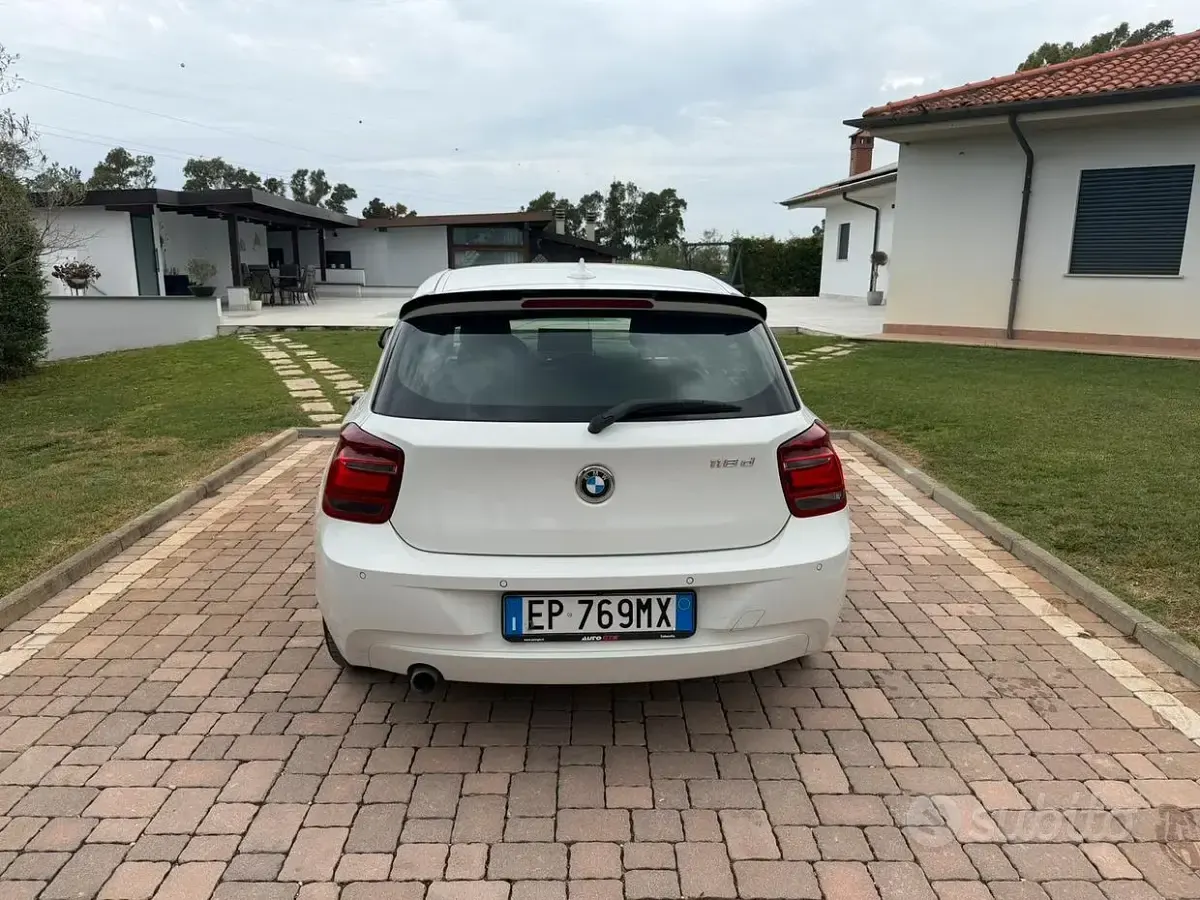 Usata BMW 118 143 CV (105 kW) 2012 Bianco Utilitaria