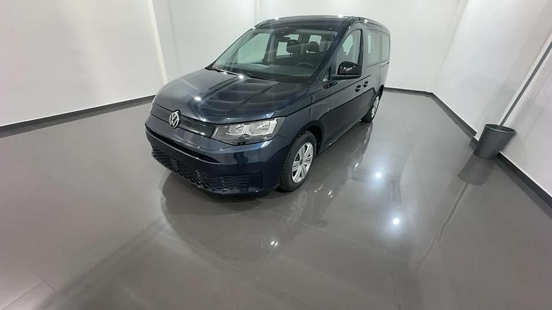 Usata VW Caddy Maxi 122 CV (89 kW) 2023 Starlight blue metallizzato Monovolume