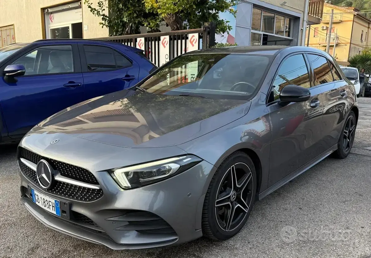 Usata Mercedes A180 Premium 116 CV (85 kW) 2020 Grigio Berlina