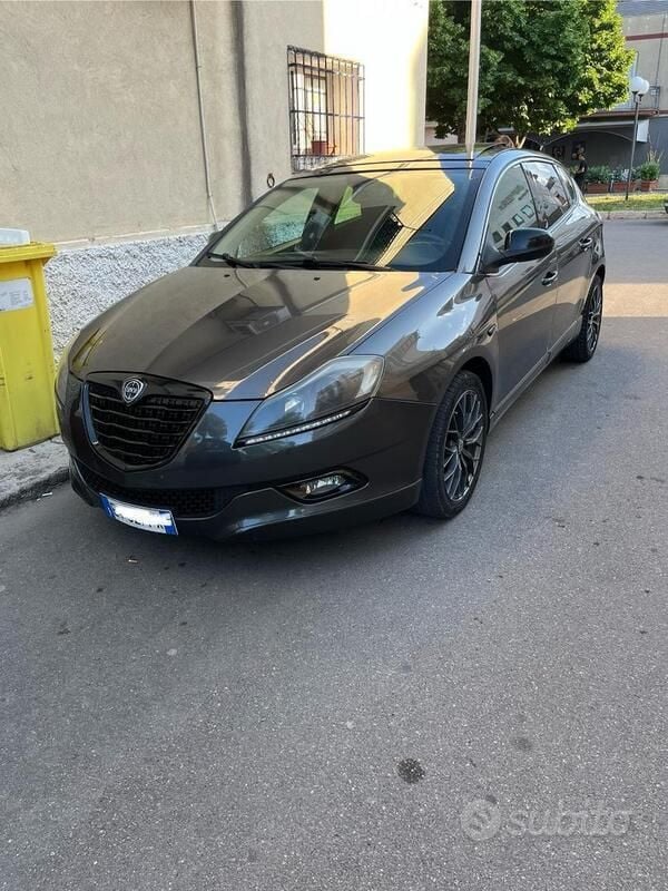 Grigio Usata 2014 Lancia Delta Due volumi | 6300 € - Immagine 1/4