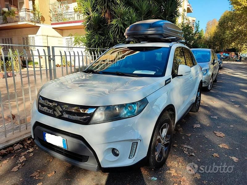Bianco Usata 2016 Suzuki Vitara SUV | 12.390 € (Buon prezzo) - Immagine 1/4