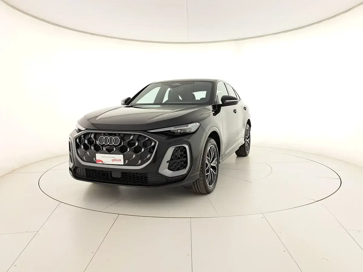 Nuova Audi Q5 Sportback S-Line 204 CV (150 kW) 2025 Nero mito metallizzato SUV