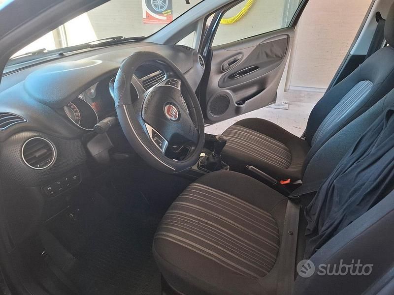 Usata Fiat Punto 65 CV (47 kW) 2012 Nero Utilitaria
