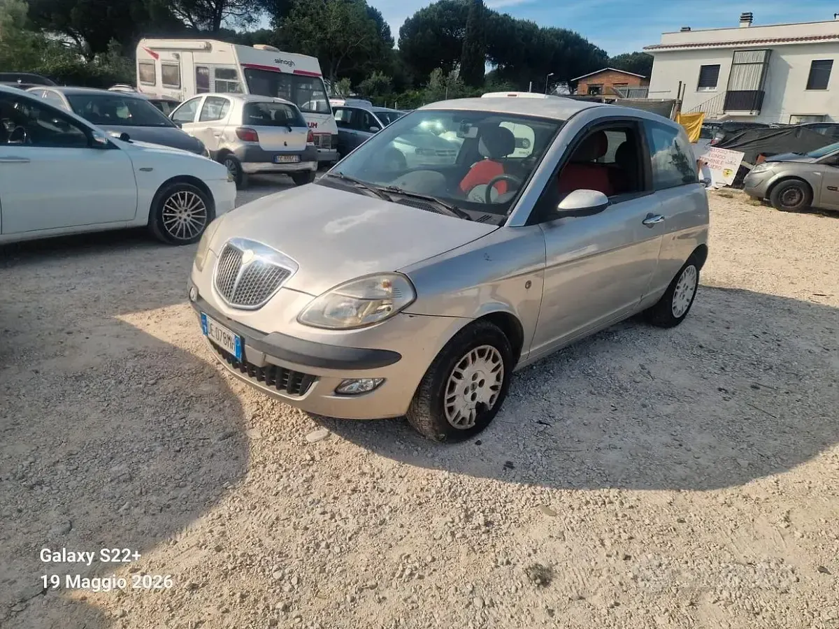 Usata Lancia Ypsilon 75 CV (55 kW) 2007 Grigio Utilitaria