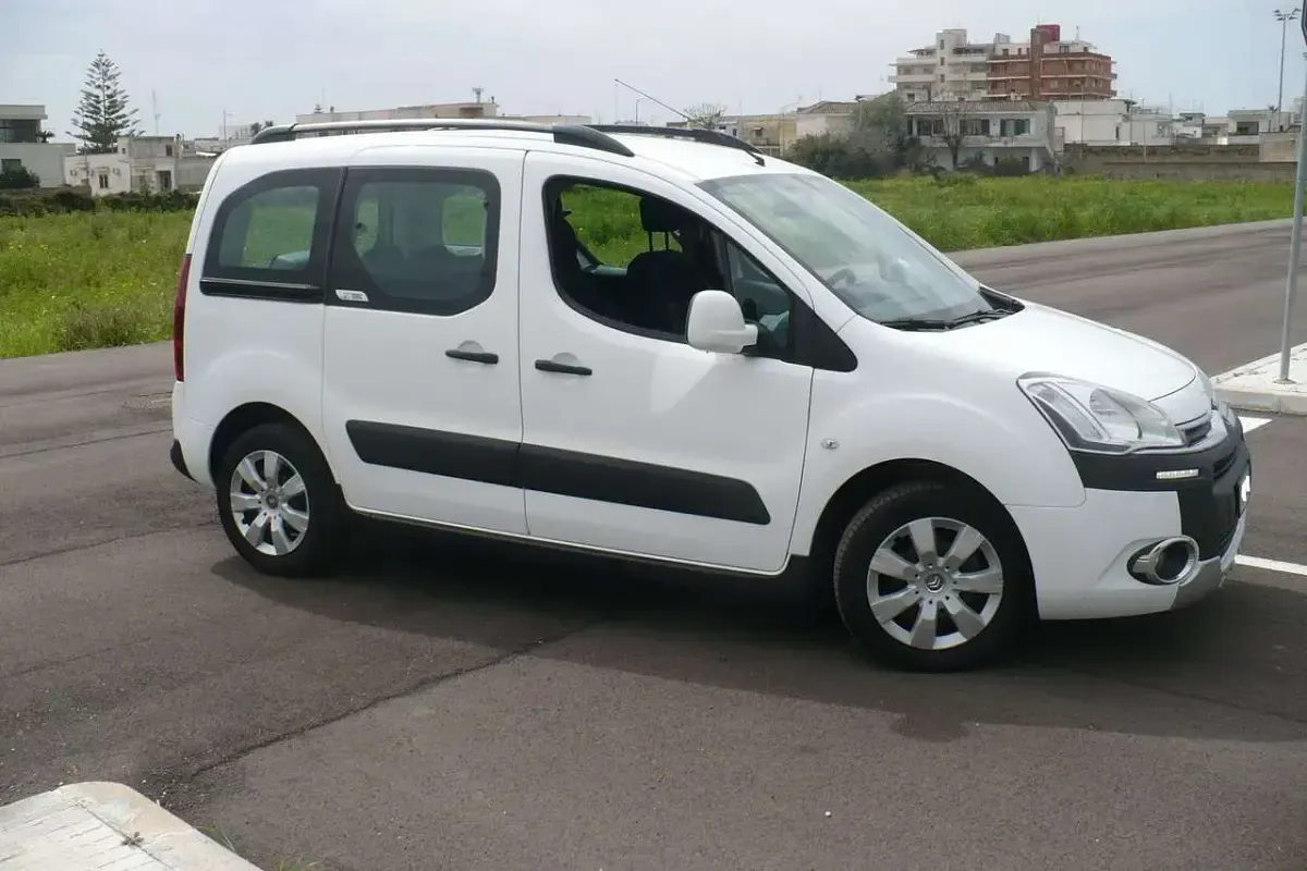 Usata Citroën Berlingo XTR 92 CV (67 kW) 2013 Bianco Monovolume