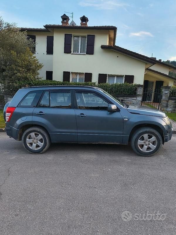 Usata Suzuki Grand Vitara 129 CV (94 kW) 2007 Grigio SUV