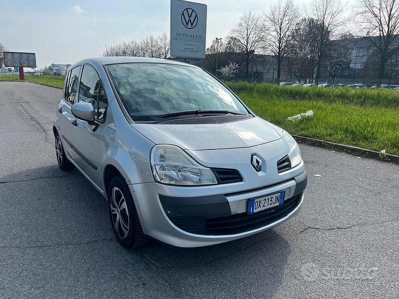 Usata Renault Modus Dynamique 75 CV (55 kW) 2009 Grigio Monovolume