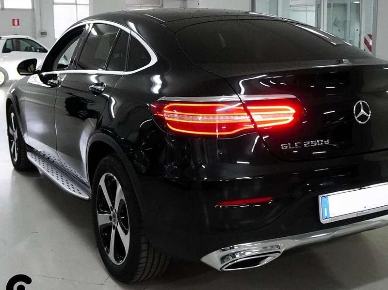 Usata Mercedes GLC250 204 CV (150 kW) 2018 Nero ossidiana Coupé