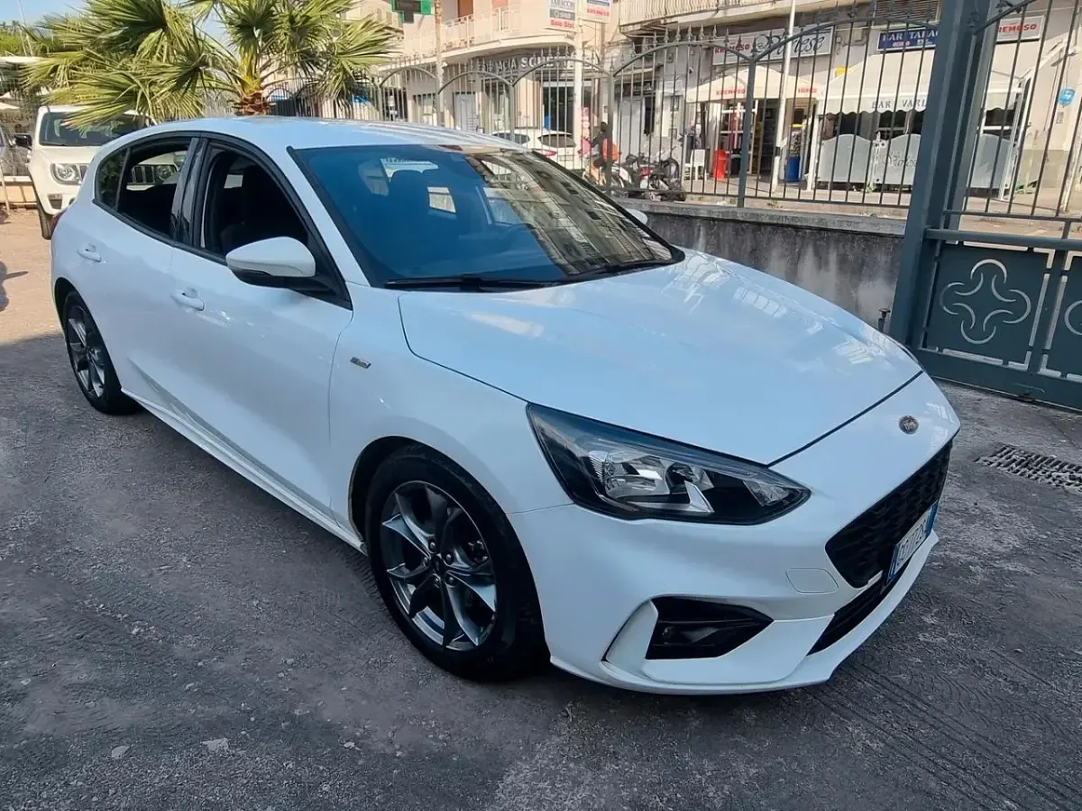 Usata Ford Focus ST-Line 125 CV (91 kW) 2021 Bianco Berlina