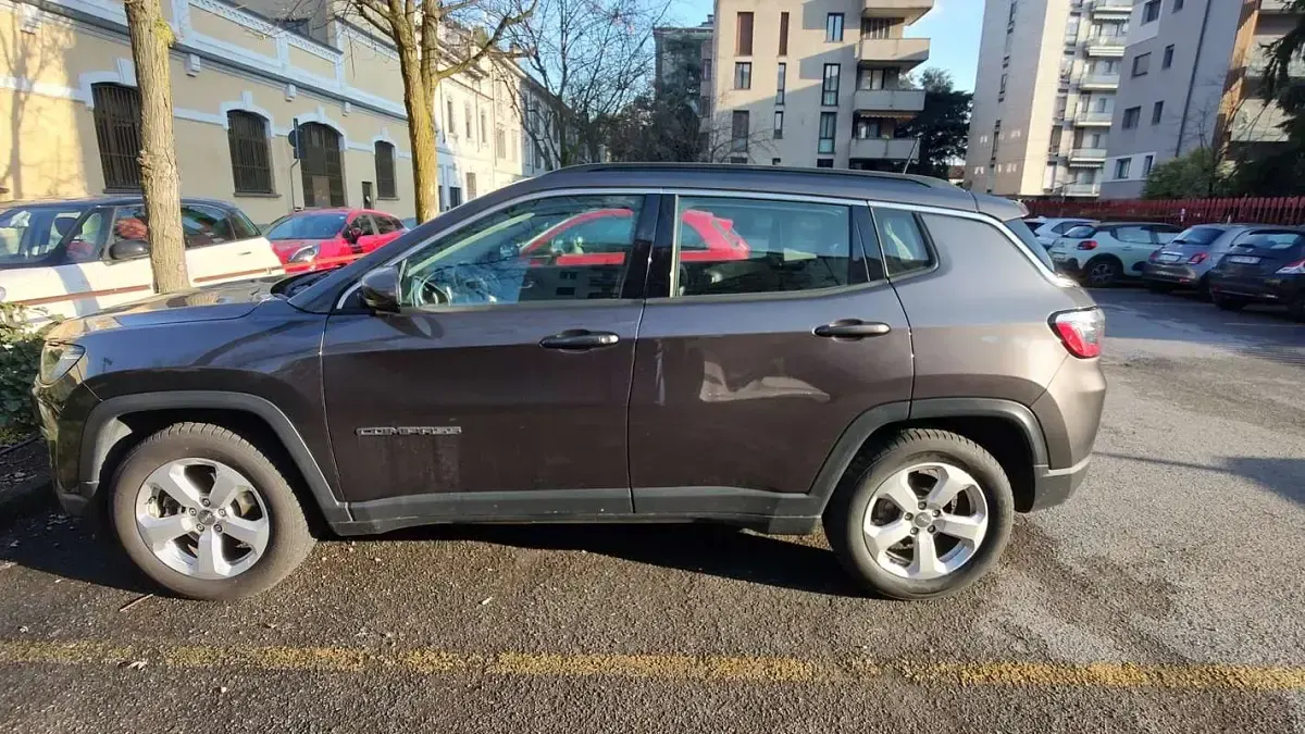 Usata Jeep Compass 120 CV (88 kW) 2018 Grigio SUV