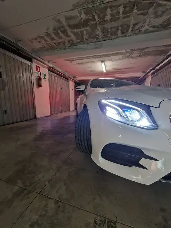 Usata Mercedes E220 Premium Plus 194 CV (142 kW) 2017 Bianco Coupé