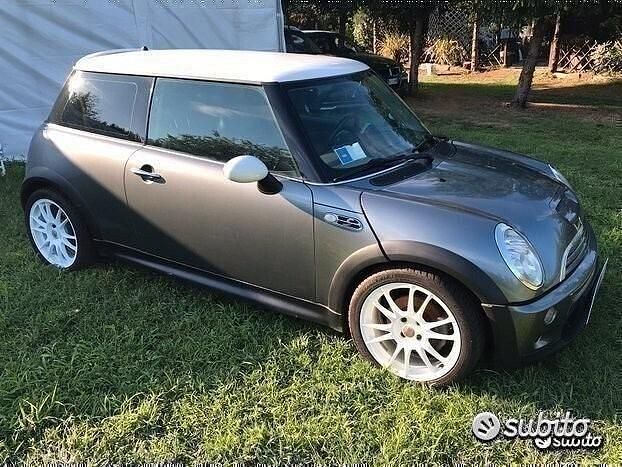 Usata Mini Cooper S 163 CV (119 kW) 2004 Grigio Utilitaria