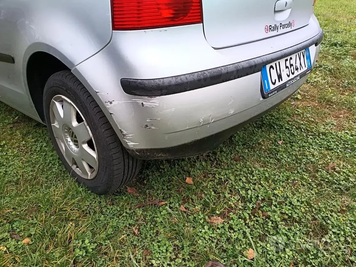 Usata VW Polo Trendline 75 CV (55 kW) 2005 Grigio Utilitaria