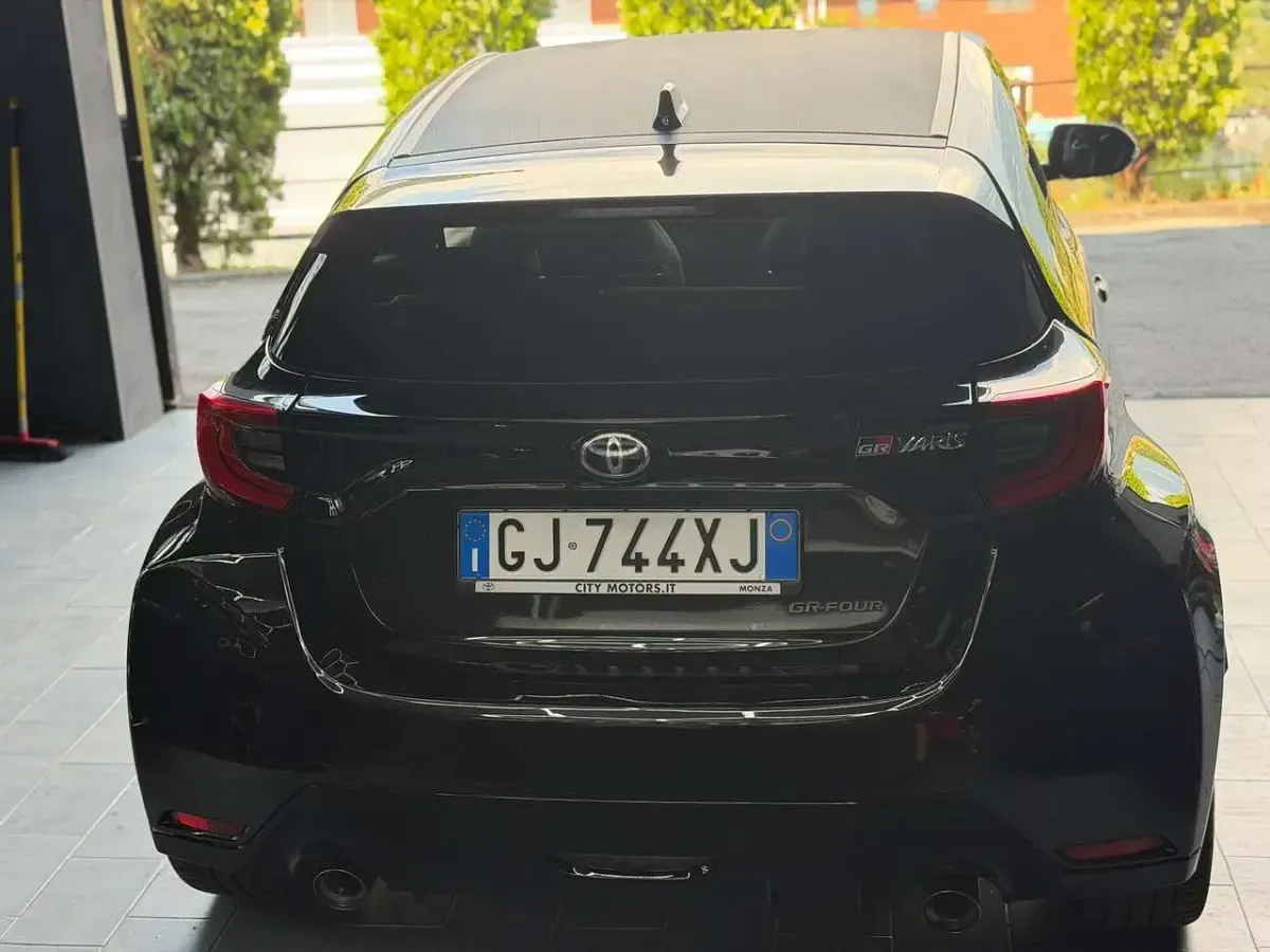 Usata Toyota Yaris 261 CV (191 kW) 2022 Nero Utilitaria