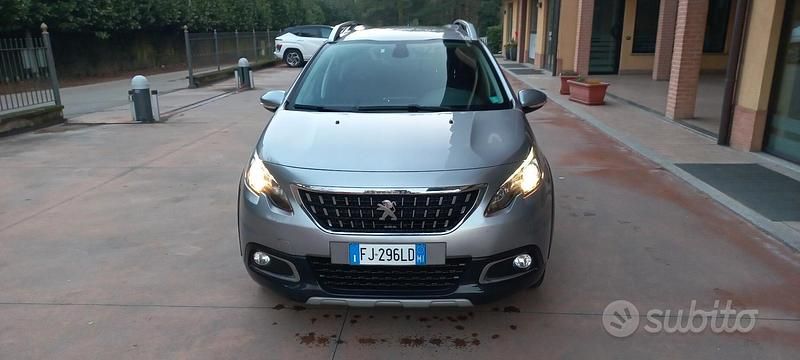 Usata Peugeot 2008 Allure 119 CV (87 kW) 2017 Grigio SUV