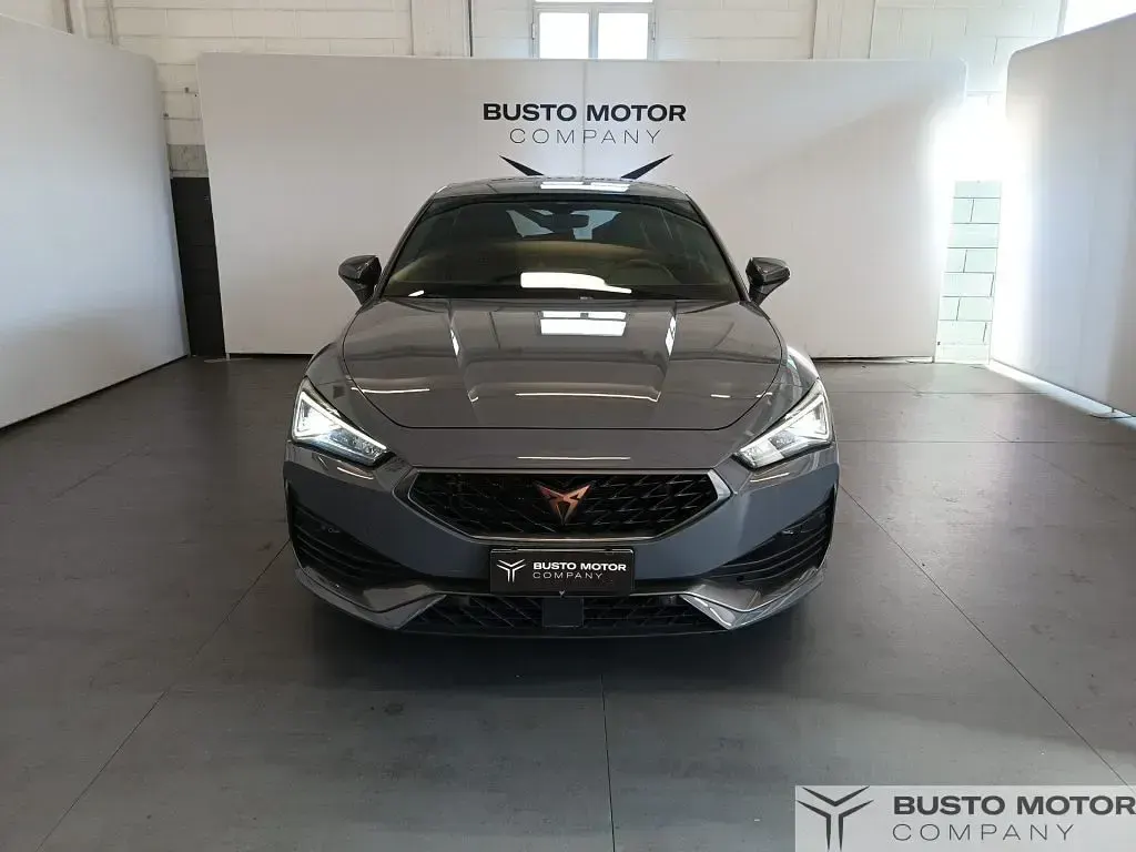 Usata Cupra Leon 204 CV (150 kW) 2024 Grigio / metallizzato Berlina