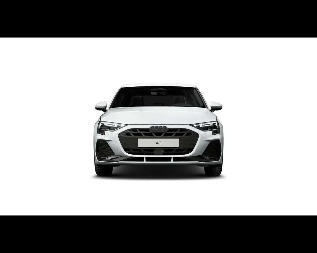 Nuova Audi A3 S-Line 150 CV (110 kW) 2026 Bianco ghiacciaio metallizzato Berlina