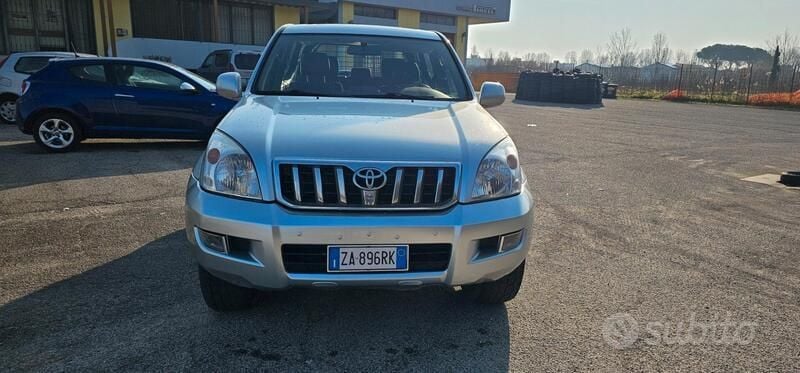 Usata Toyota Land Cruiser Executive 172 CV (126 kW) 2005 Argento SUV