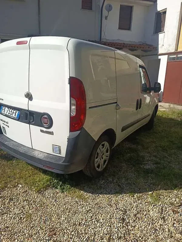 Usata Fiat Doblò 95 CV (69 kW) 2017 Bianco Monovolume