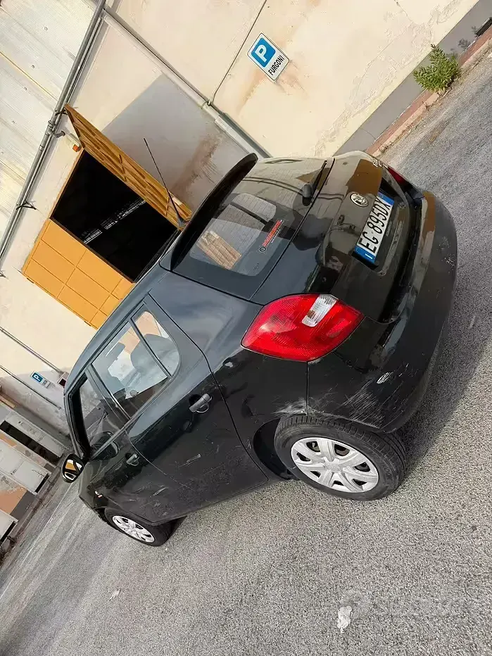 Usata Skoda Fabia 69 CV (50 kW) 2011 Nero Berlina