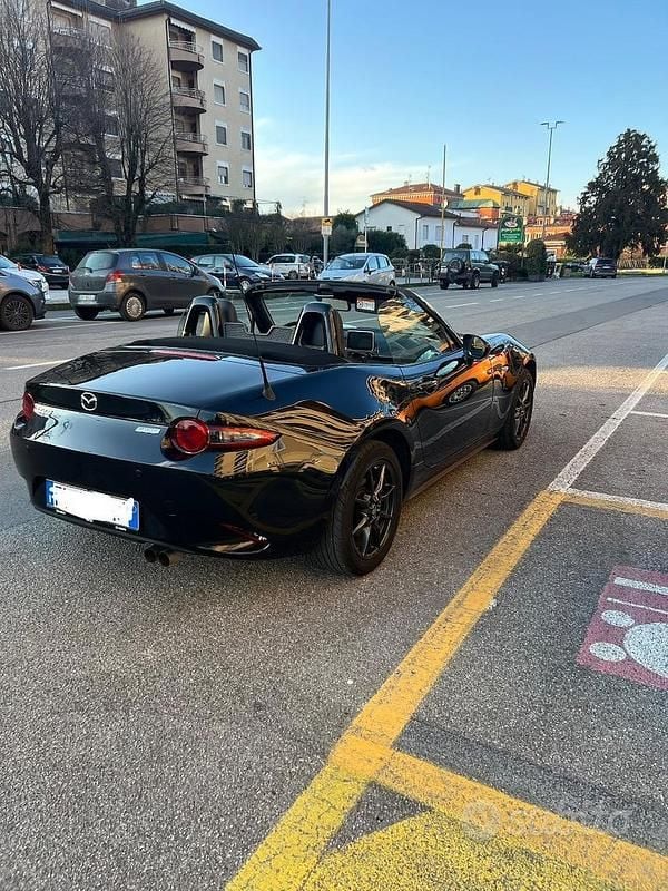 Usata Mazda MX5 Exceed 131 CV (96 kW) 2017 Nero Cabrio