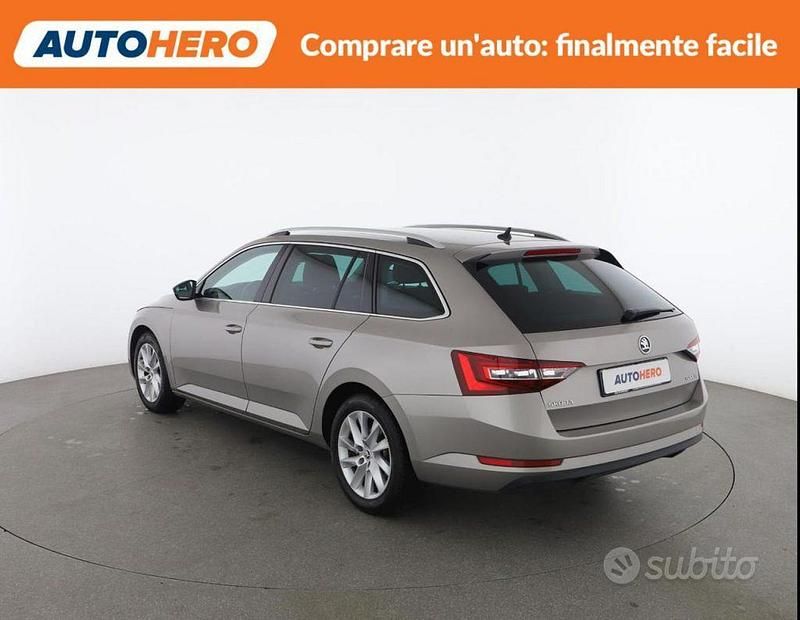 Usata Skoda Superb Style 150 CV (110 kW) 2018 Oro Station wagon