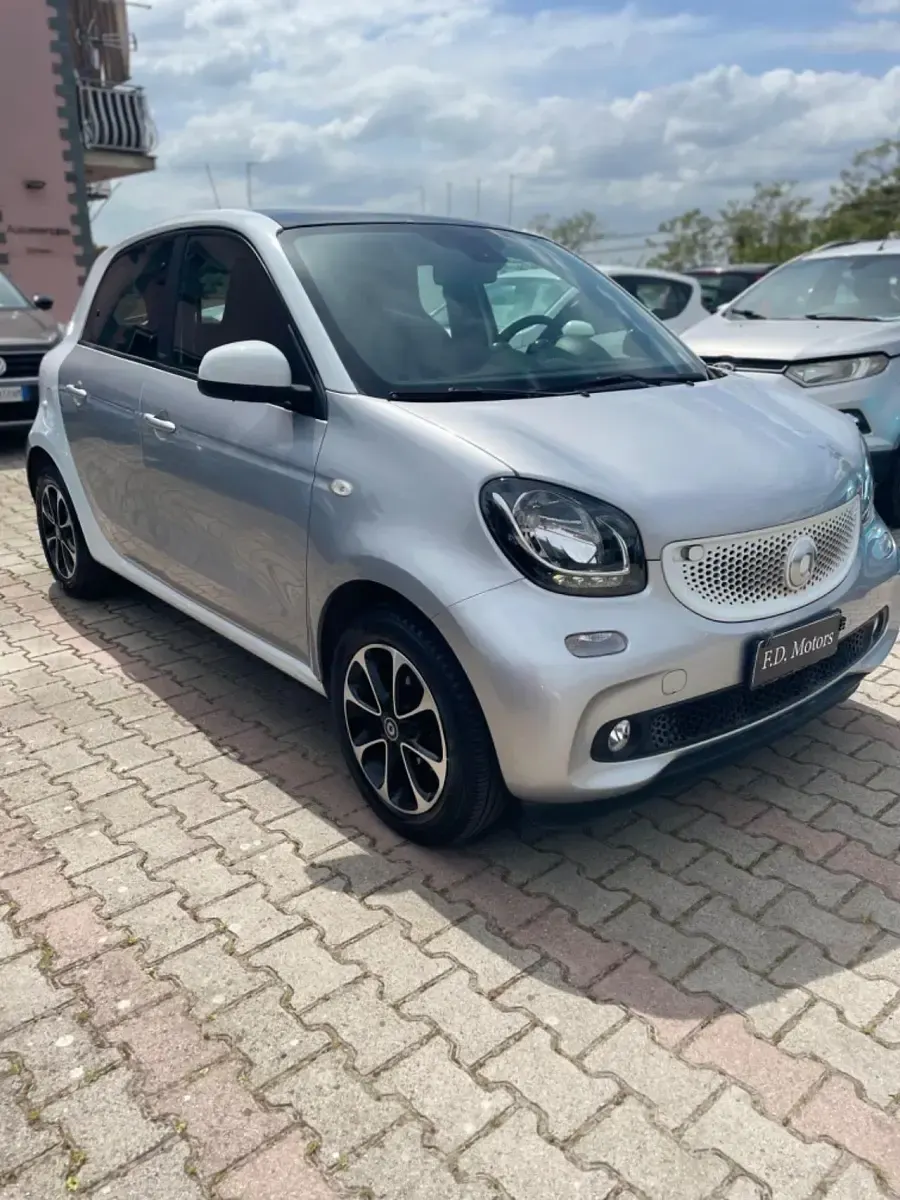 Usata Smart ForFour Passion 71 CV (52 kW) 2017 Argento Utilitaria