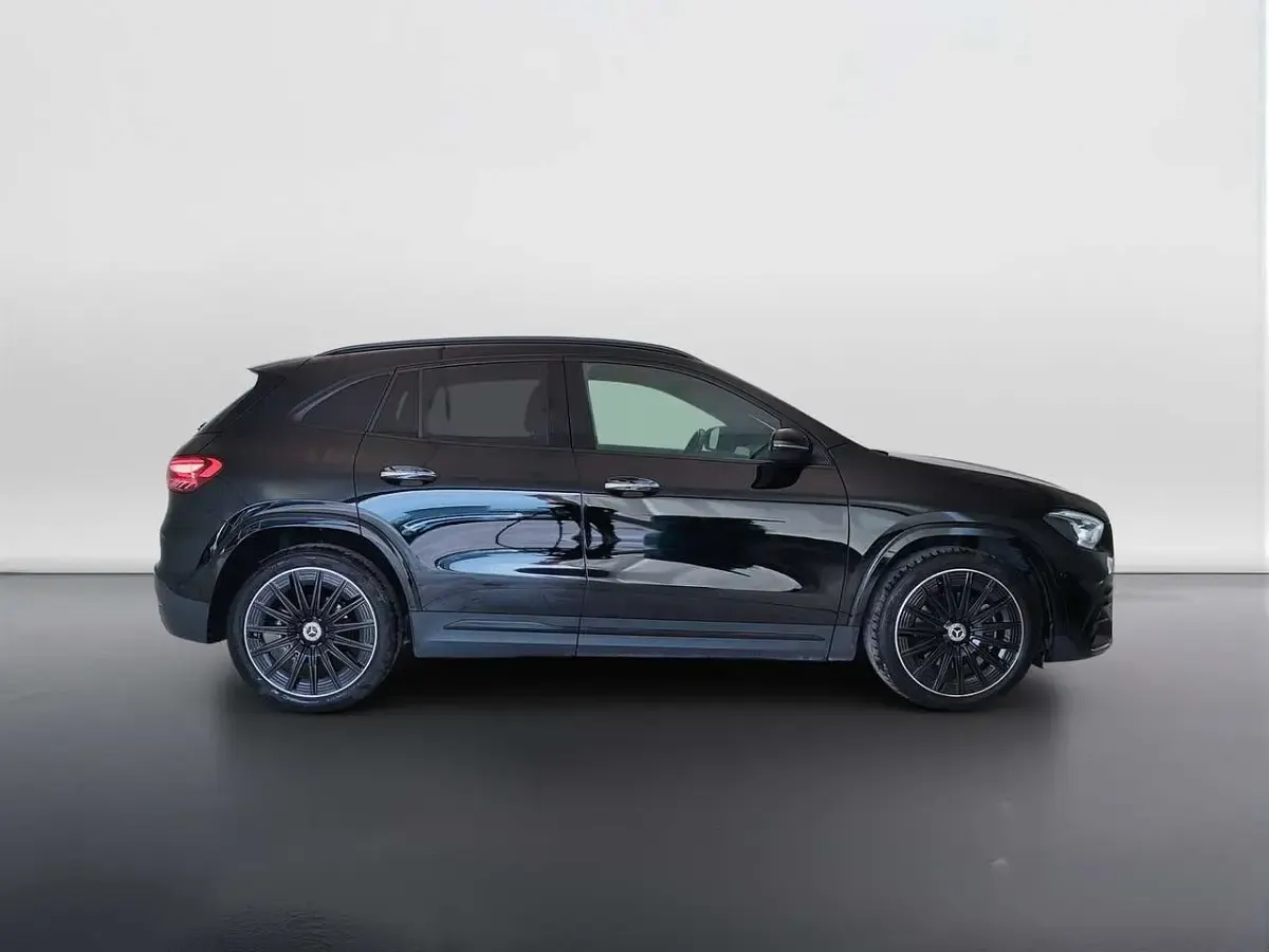 Usata Mercedes GLA200 AMG line 150 CV (110 kW) 2024 Nero SUV