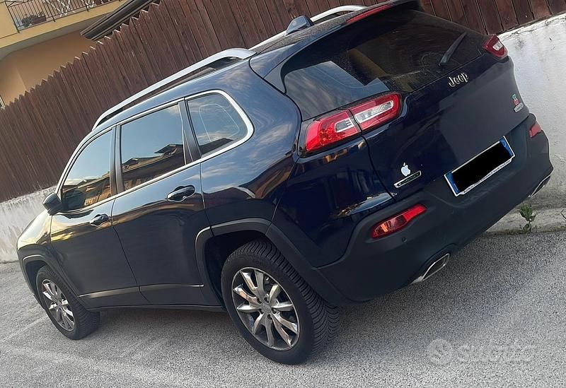 Second-hand Jeep Cherokee Longitude 140 CP (102 kW) 2014 Albastru SUV