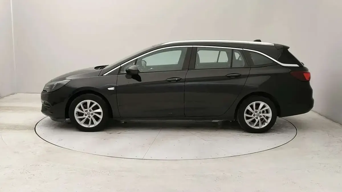Usata Opel Astra Business Elegance 122 CV (89 kW) 2021 Nero Station wagon