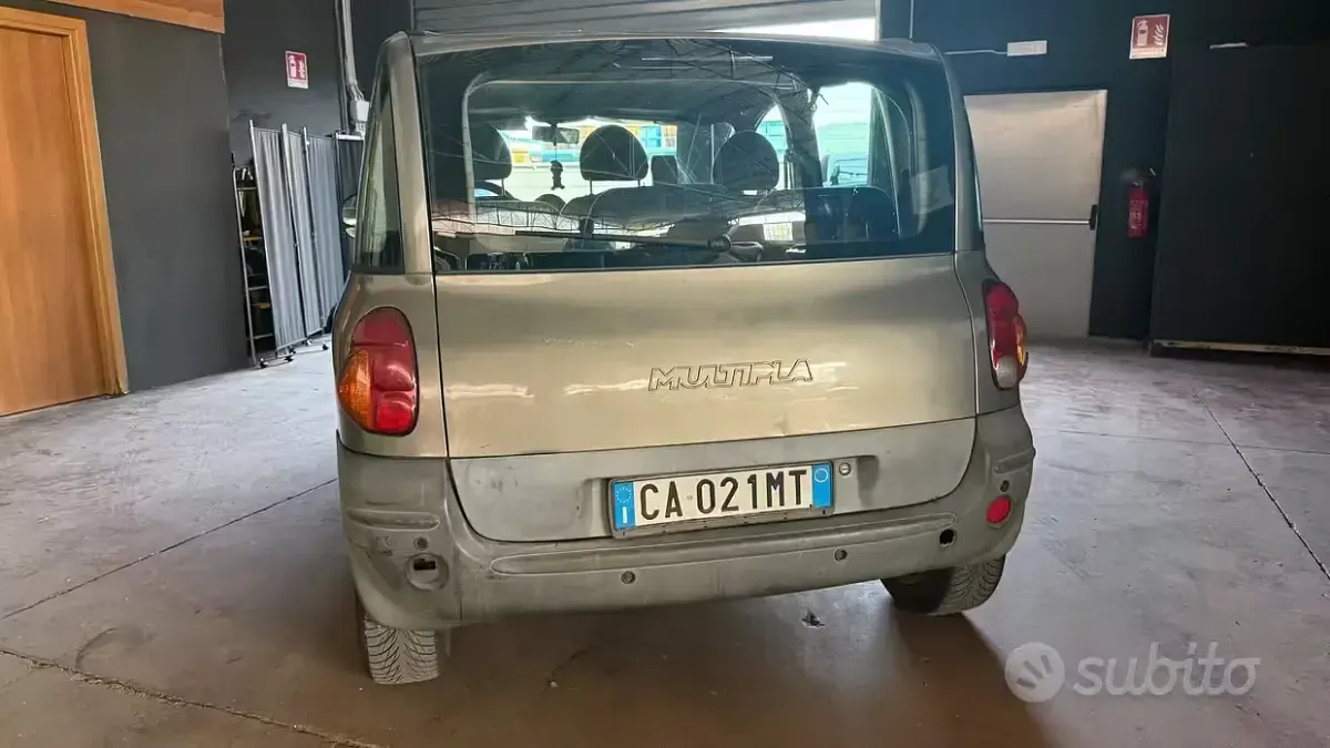Usata Fiat Multipla 110 CV (80 kW) 2002 Grigio Monovolume